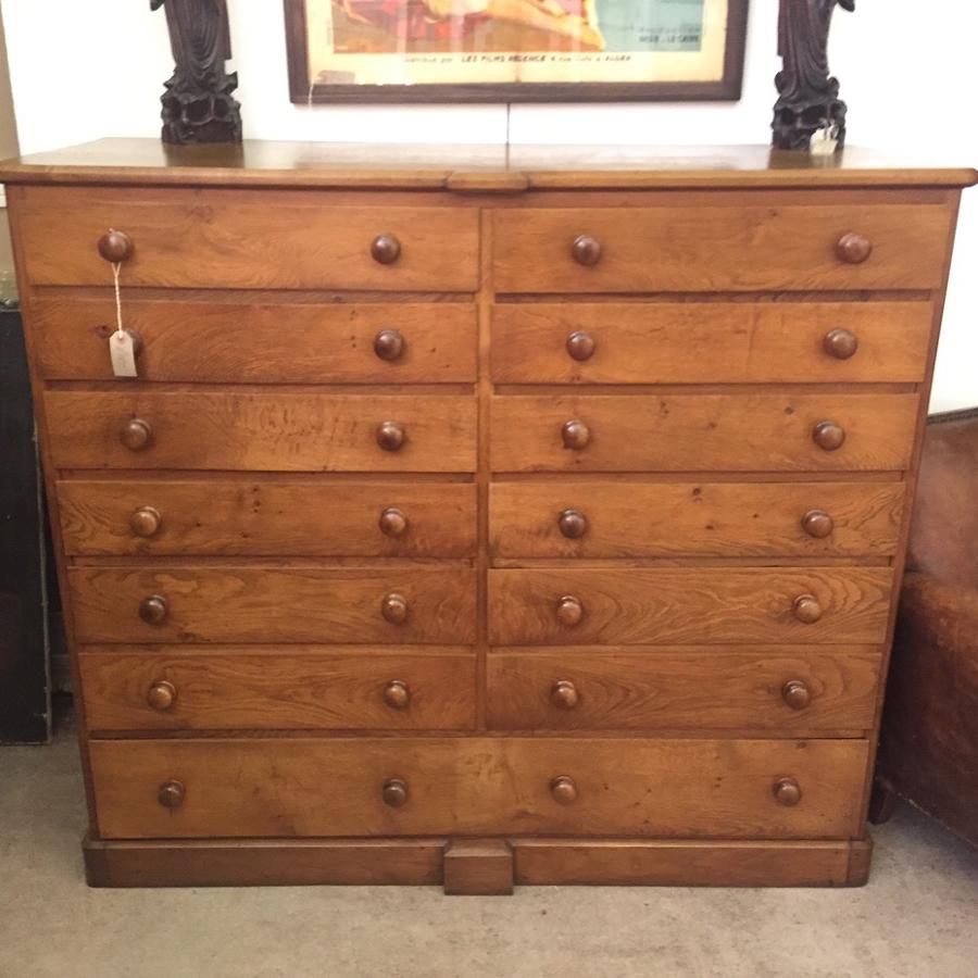 Mid Victoria Oak collectors chest