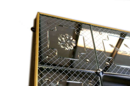 Verre Églomisé Mirror with Chinoiserie scenes